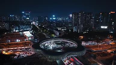 4k实拍城市夜晚路口密集车流灯光夜景视频的预览图